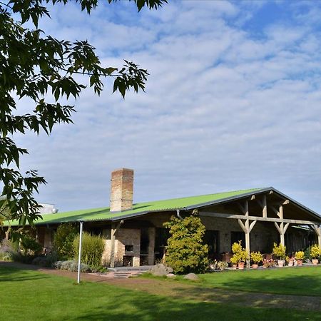Resort Kormoran-Garni Цеденік Екстер'єр фото