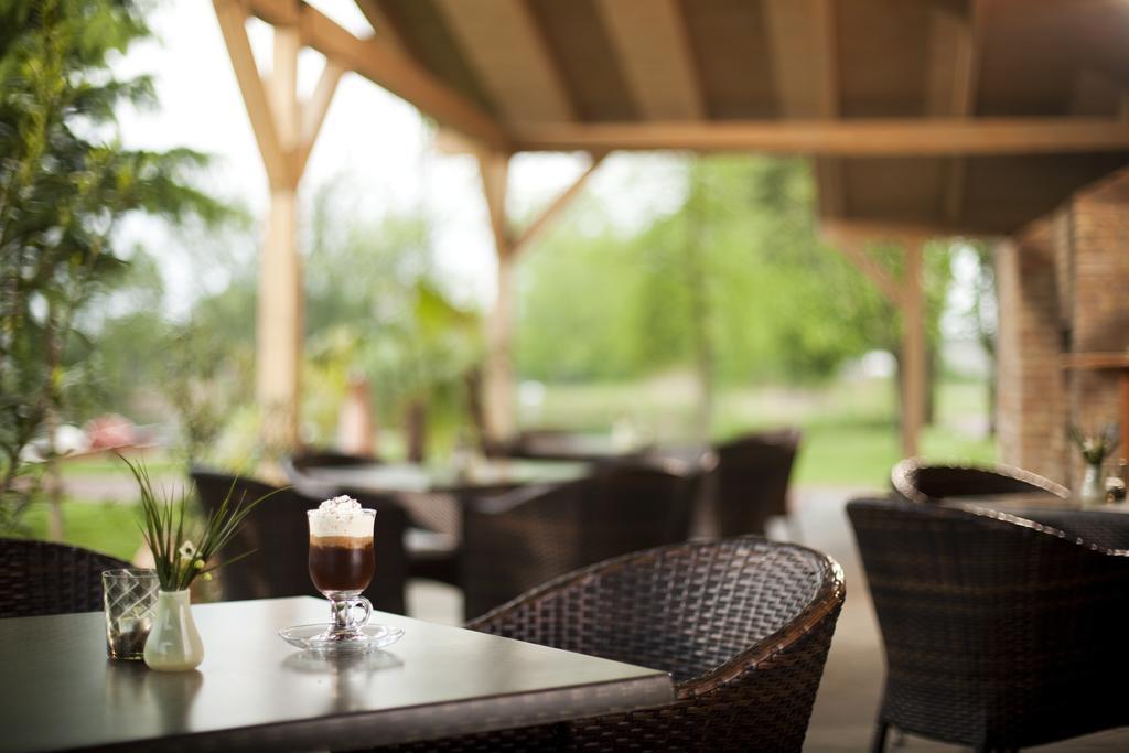 Resort Kormoran-Garni Цеденік Екстер'єр фото